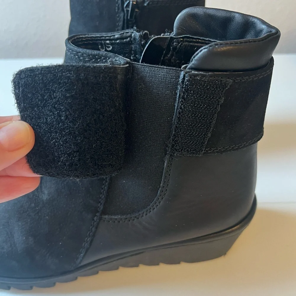 The Flexx Black Nubuck Leather Zip Ankle Booties Womens Size 7.5 EUR 38.5